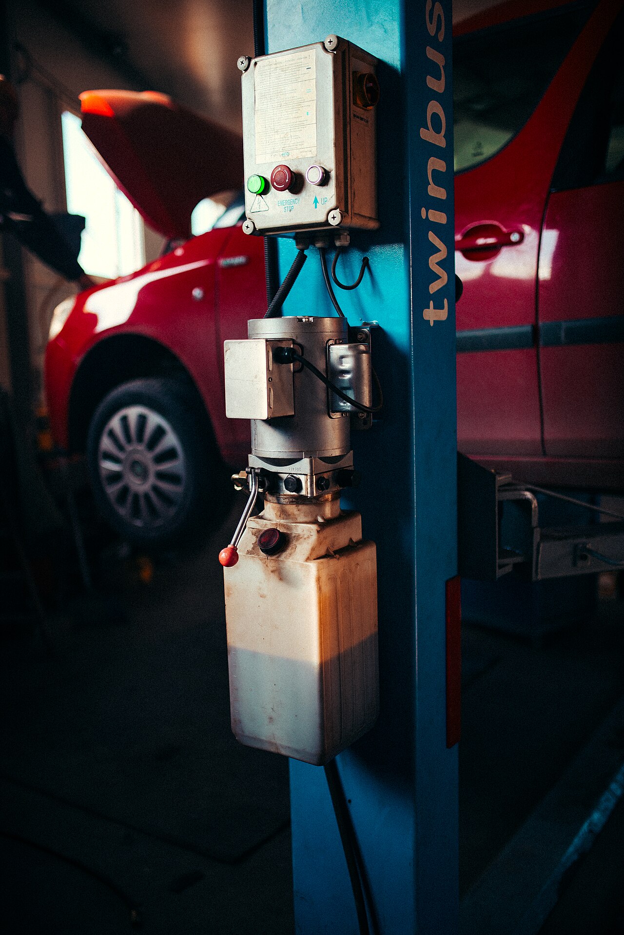 Vehicle on workshop lift